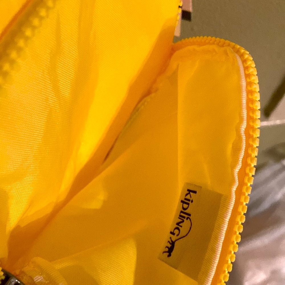 💛 Woman’s Kipling multi compartments yellow crossbody bag! - Picture 7 of 7